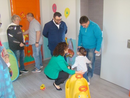 A directora Xeral de Familia da Xunta visita as instalaci�ns da Casa Ni�o de Castrelo de Mi�o