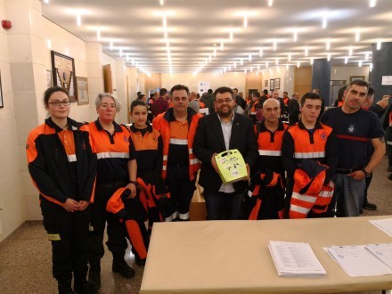 A Agrupaci�n de Protecci�n Civil de Castrelo de Mi�o incorpora un desfibrilador ao seu equipamento